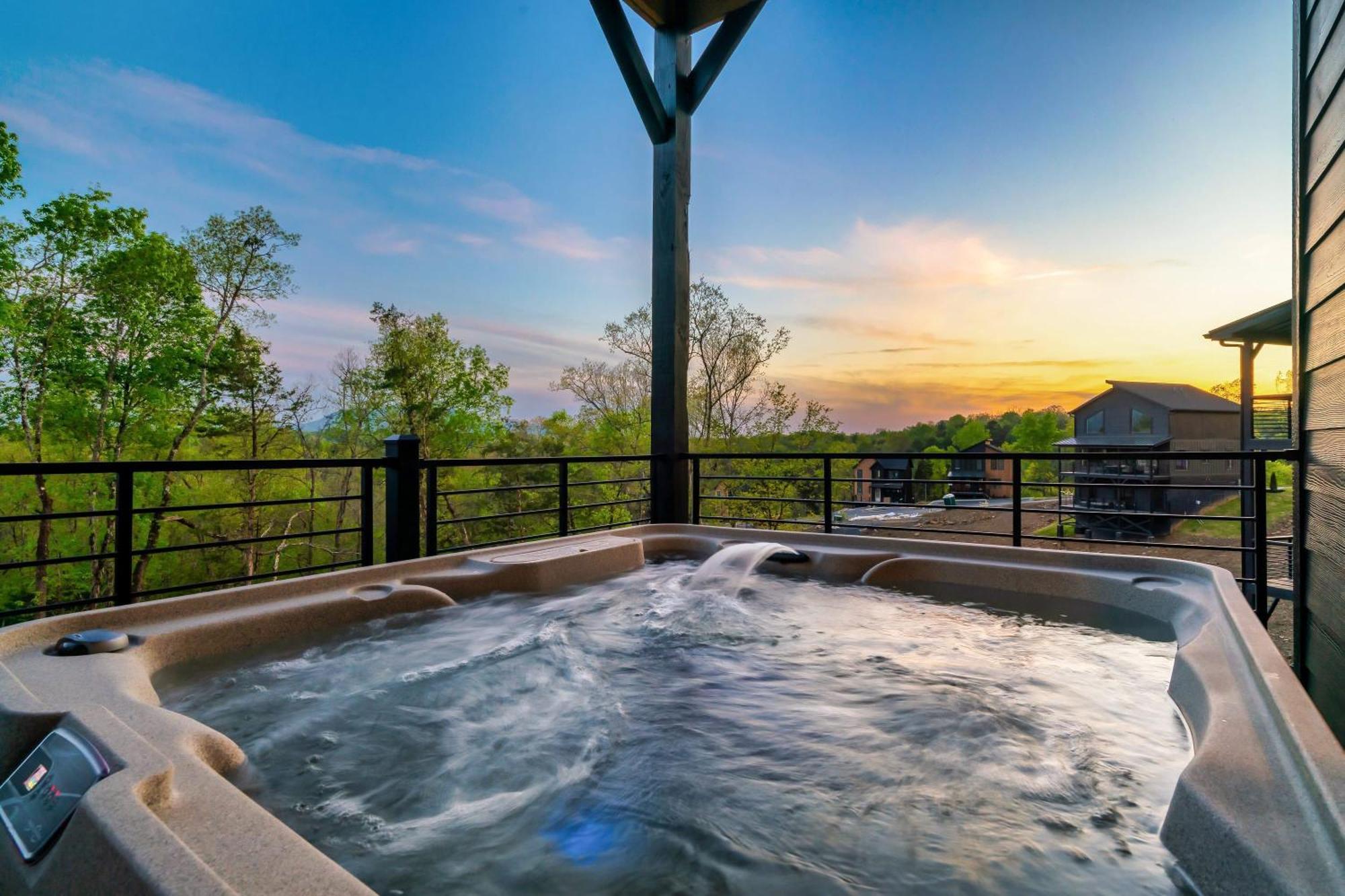 Halle Beary By Avantstay Indoor Pool Hot Tub Sunset Views Севьервилл Экстерьер фото